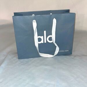 Alo Yoga bag brand new FREE WITH BUNDLE
